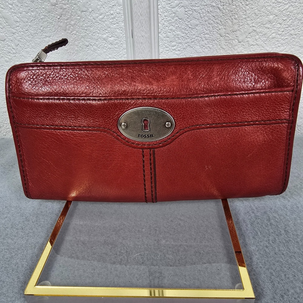 Fossil Zip Around Wallets Womens Red Leather Pockets Keyhole Credit Card Slots